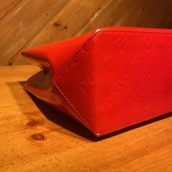 LV Vernis Red Reade PM Tote - Picture 10 of 14